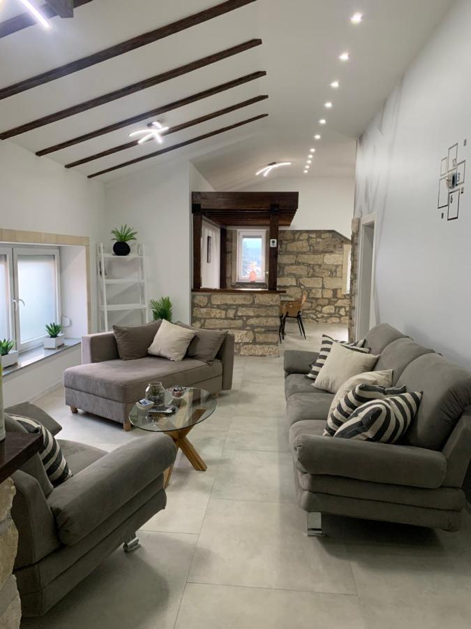 Kartal Centar Apartment Bihać Eksteriør bilde