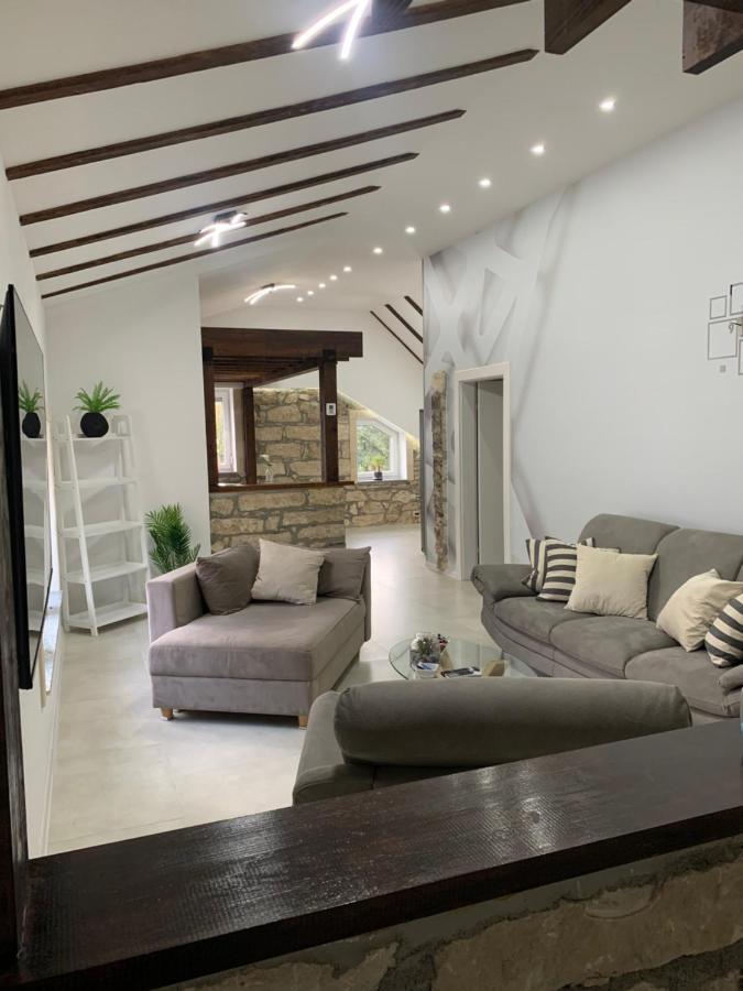 Kartal Centar Apartment Bihać Eksteriør bilde